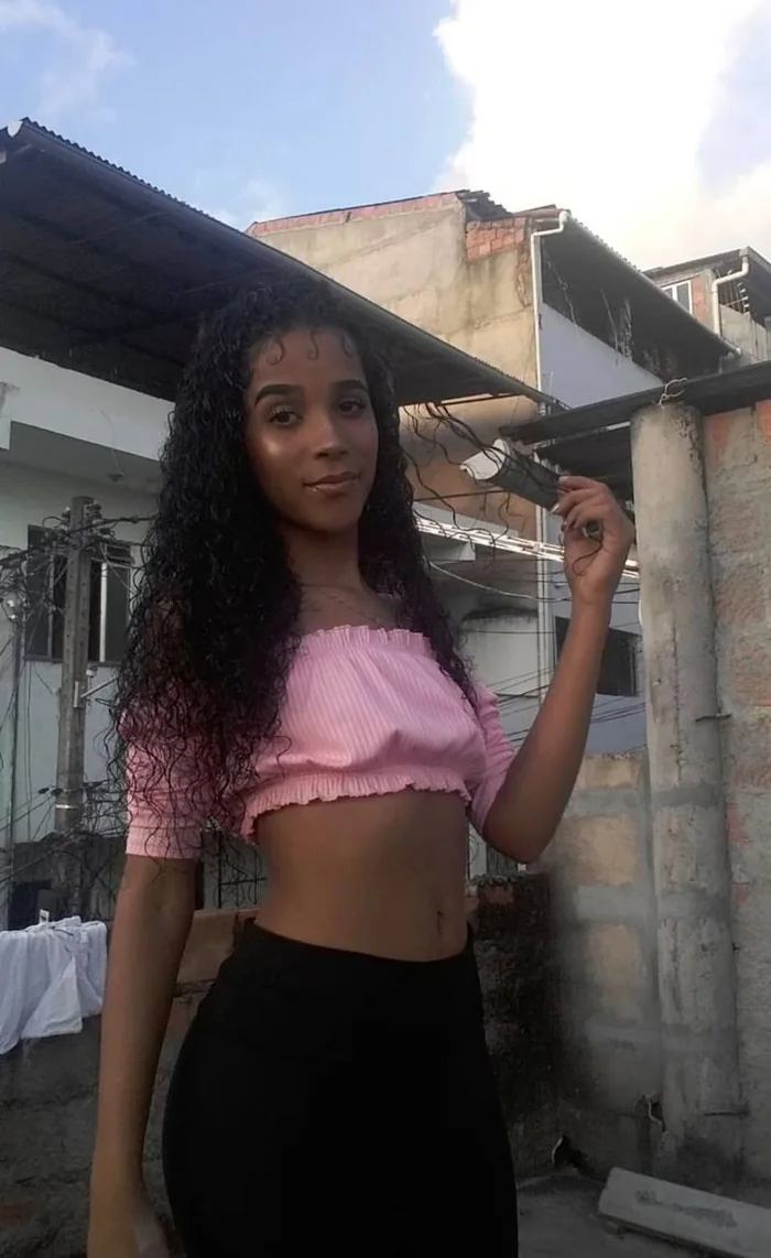 Erika quando jovem, na Bahia
